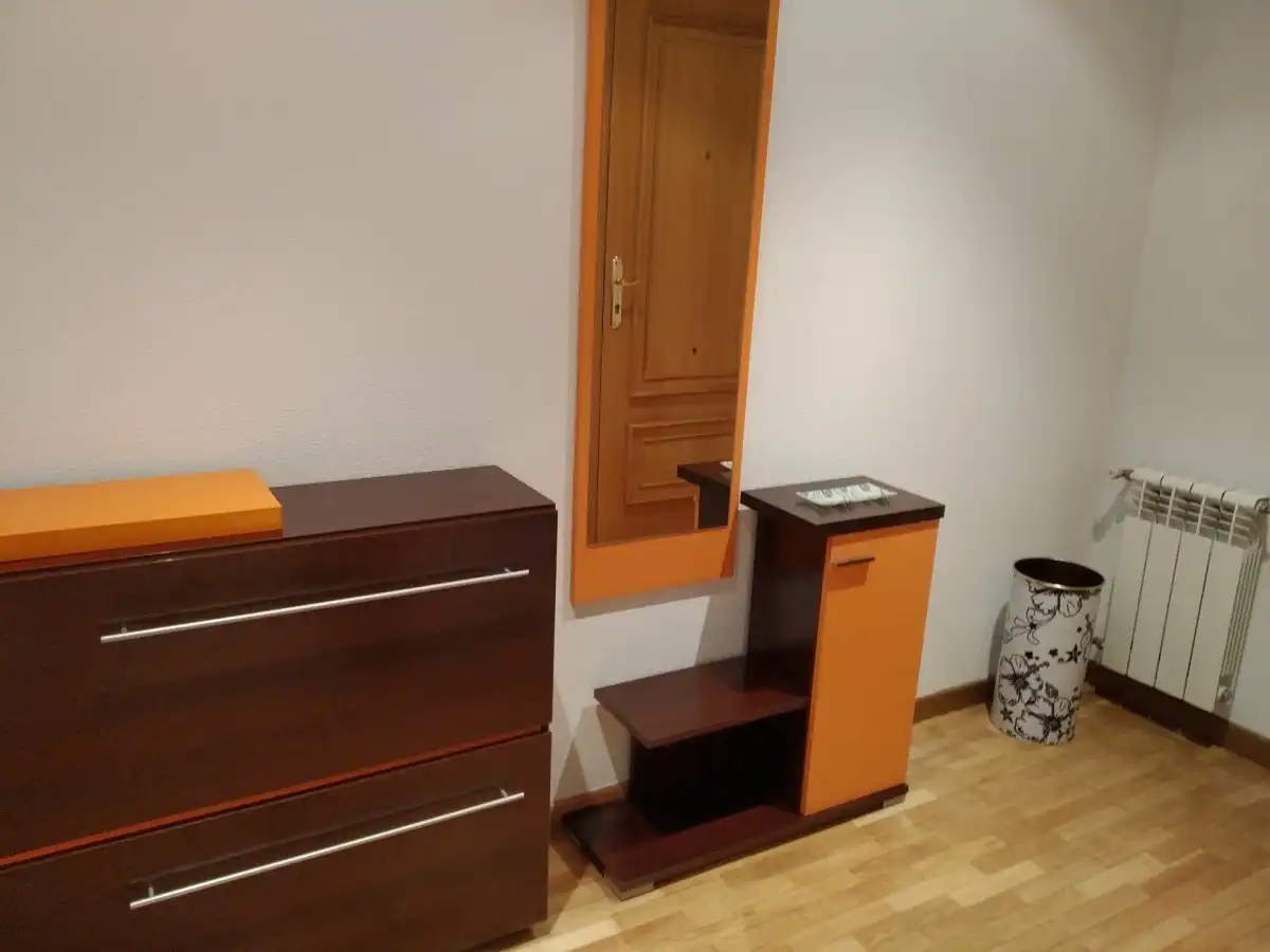 Schlafzimmer von Wohnungen zur Miete in Ponferrada mit Heizung, Möbliert und Balkon