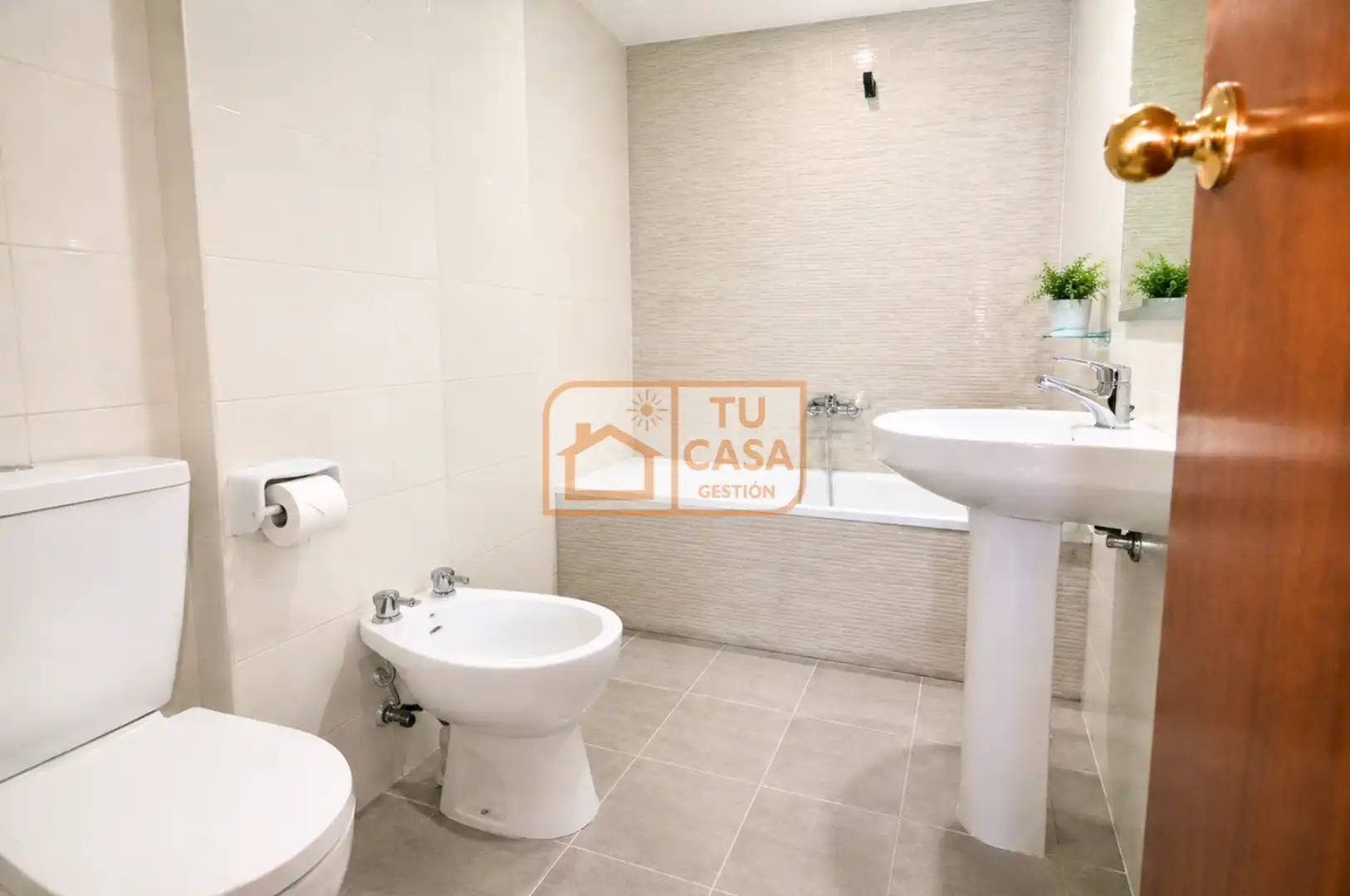 Baño de Piso en venta en Cáceres con Terraza y Trastero