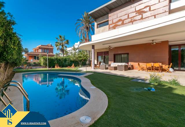 Casa-chalet en Venta en Cabo de las Huertas
