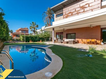 Villa mit Pool zum Verkauf in Playa de San Juan - El Cabo de las Huertas