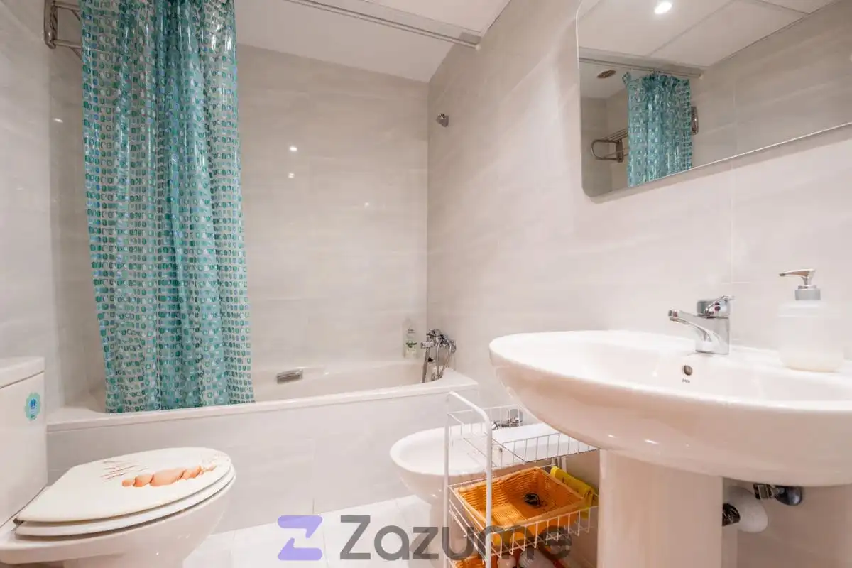 Badezimmer von Wohnung zur Miete in Zaragoza mit Klimaanlage, Heizung und Parkett