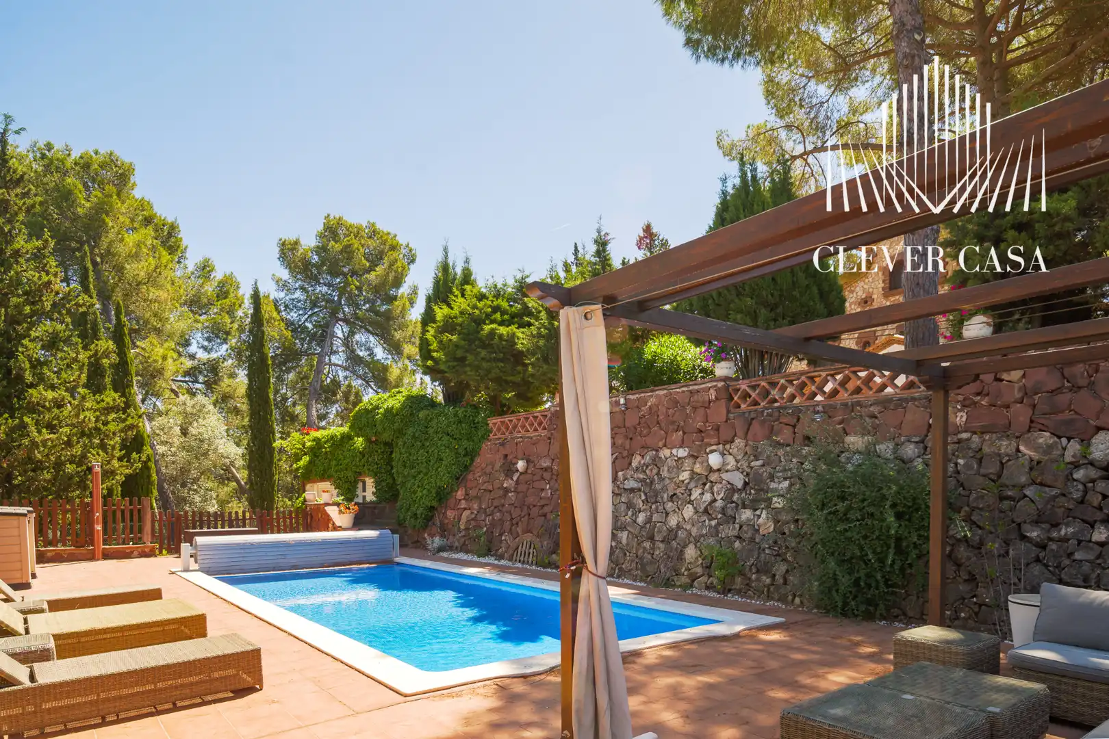 Piscina de Casa o chalet en venta en Castellví de Rosanes con Aire acondicionado, Calefacción y Jardín privado