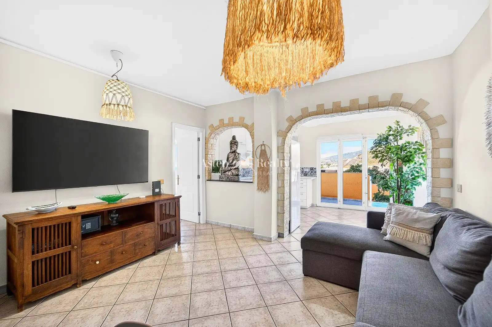 Sala de estar de Apartamento en venta en Adeje con Terraza, Piscina y Amueblado