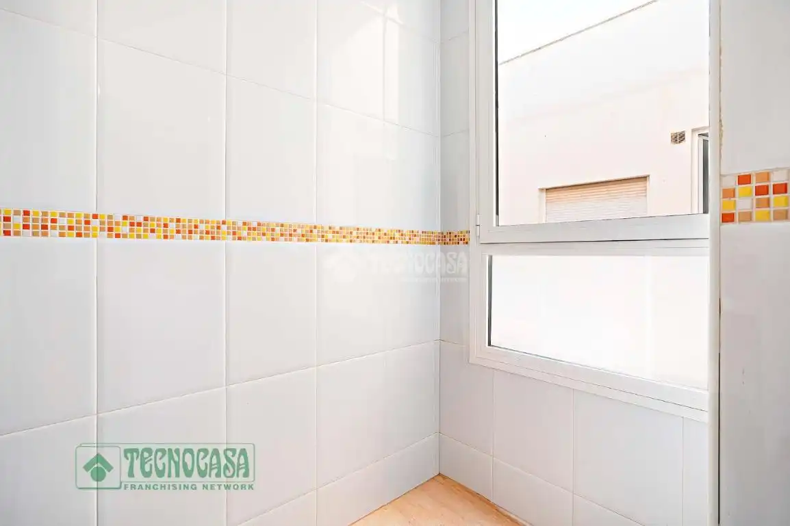 Badezimmer von Wohnung zum Verkauf in Vícar mit Heizung