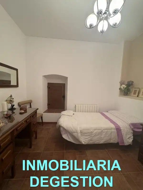 Habitación de Casa adosada en venta en Guarromán con Aire acondicionado, Calefacción y Jardín privado