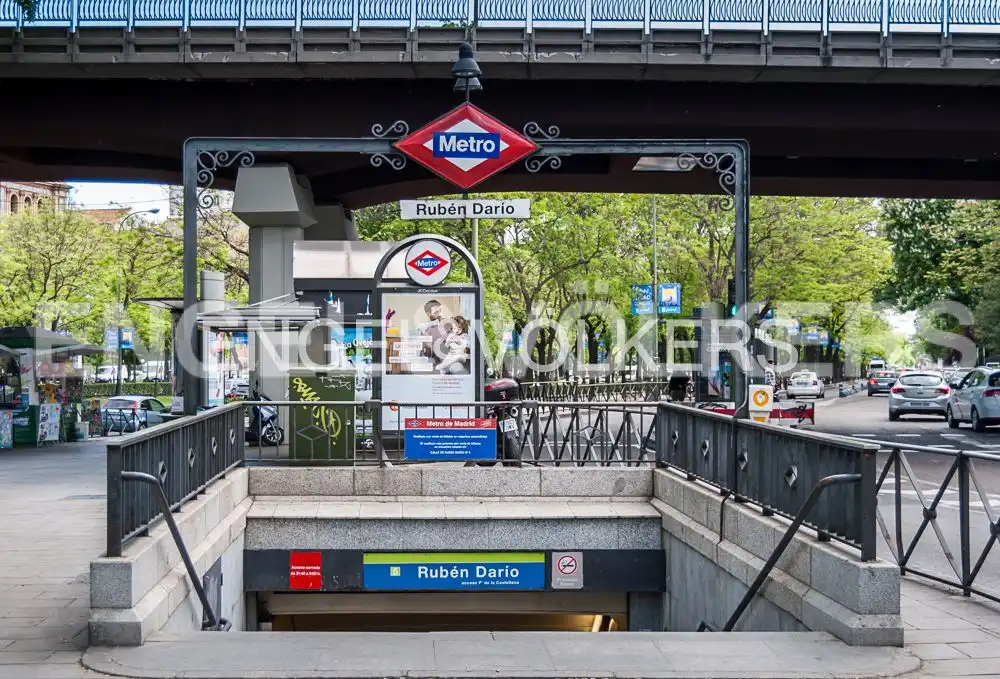 Vista exterior de Apartament de lloguer en Madrid amb Aire condicionat, Calefacció i Jardí privat