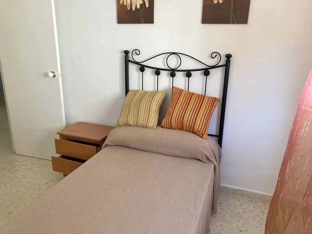 Schlafzimmer von Wohnung zur Miete in Los Barrios mit Möbliert