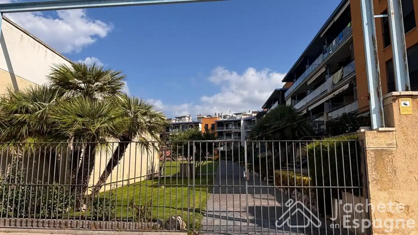 Vista exterior de Dúplex en venda en Cubelles amb Aire condicionat, Terrassa i Traster