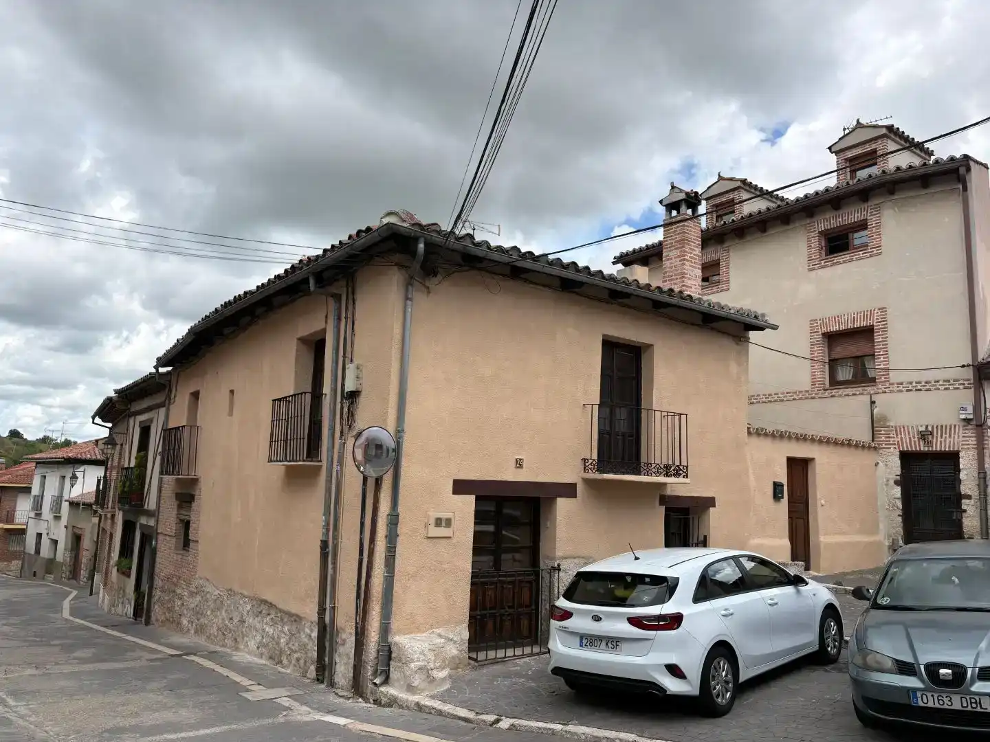 Vista exterior de Casa adosada en venda en Simancas amb Balcó
