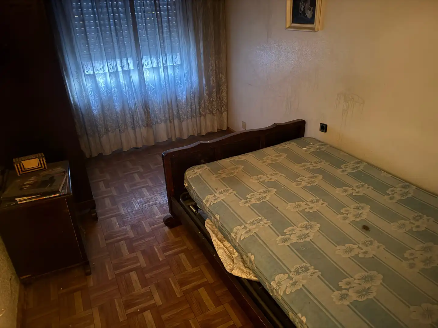 Habitación de Piso en venta en León Capital  con Calefacción, Trastero y Amueblado