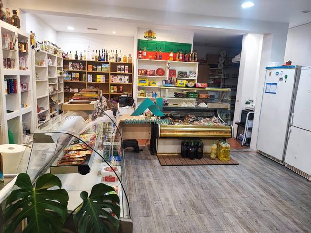 Local comercial en Venta en Cortes - Huertas