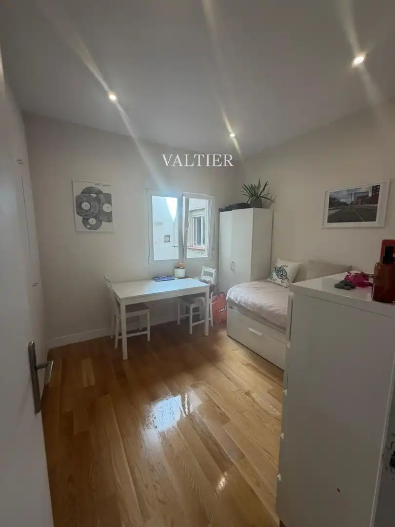 Habitación de Piso de alquiler en Madrid con Aire acondicionado, Trastero y Amueblado