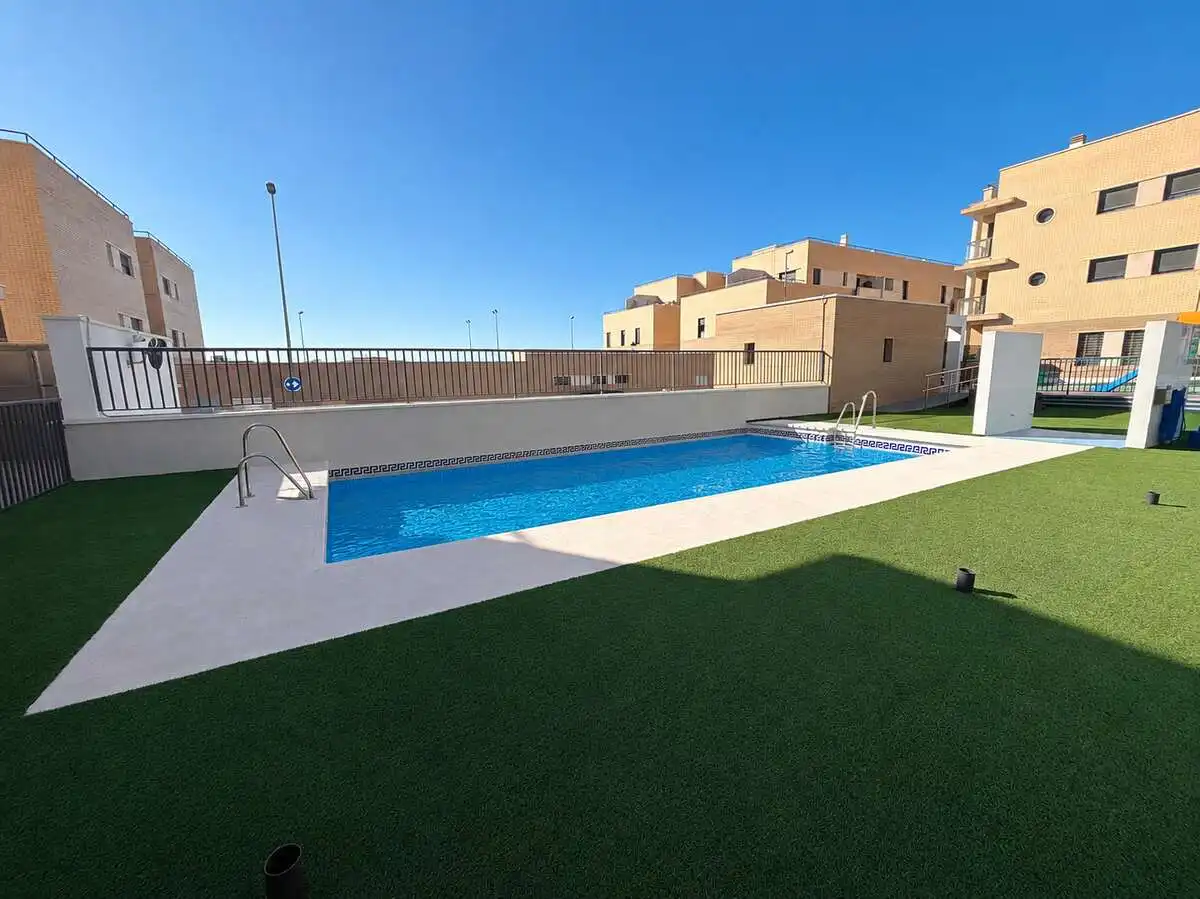 Piscina de Piso en venta en Vícar con Piscina comunitaria