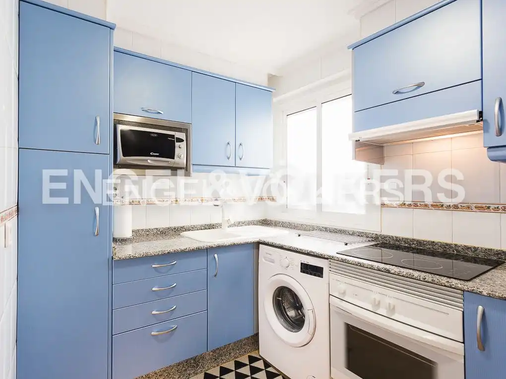 Kitchen of Flat for rent in Valencia  with Air Conditioner, Heating and Furnished