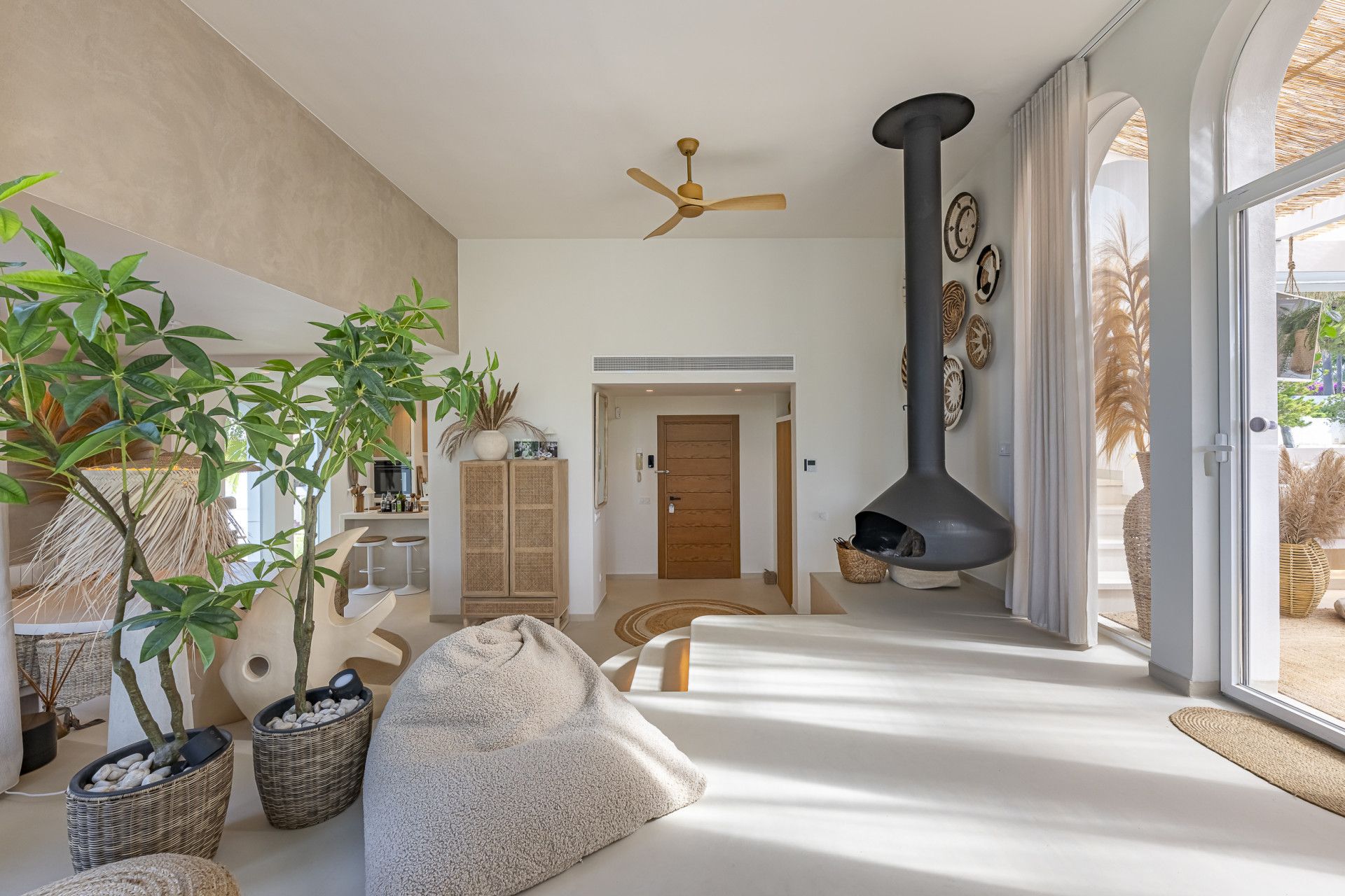 Sala d'estar de Casa o xalet en venda en Marbella amb Aire condicionat, Terrassa i Piscina