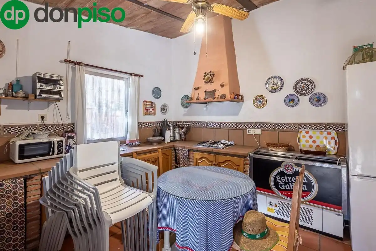 Detached house with pool for sale in Calle del Arache, imagen 10