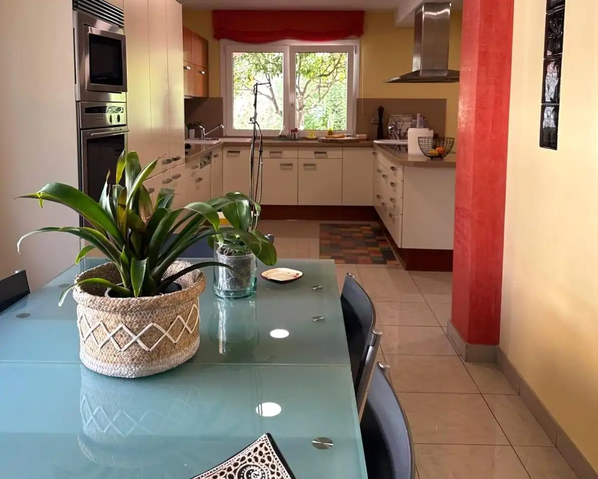 Cocina de Casa o chalet en venta en Badalona con Aire acondicionado, Calefacción y Jardín privado