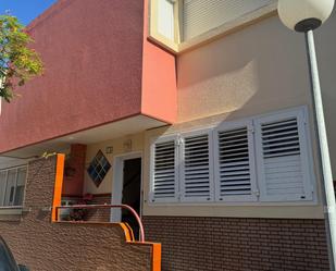 Exterior view of Single-family semi-detached for sale in San Bartolomé de Tirajana  with Air Conditioner and Storage room