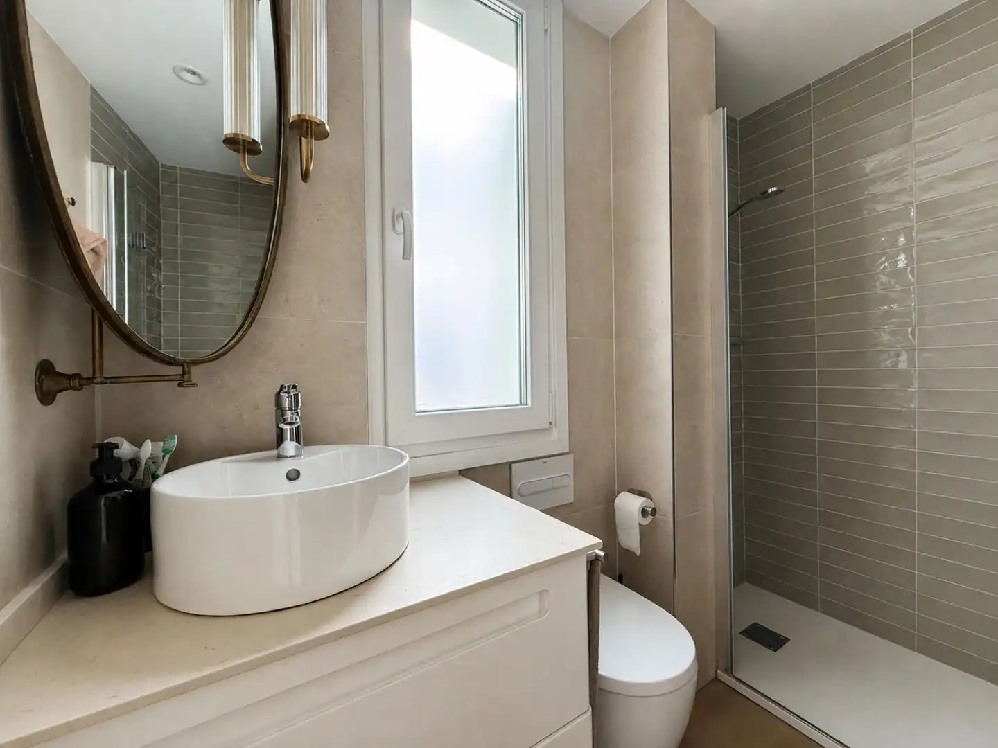 Badezimmer von Wohnung zum Verkauf in Lasarte-Oria mit Klimaanlage, Heizung und Parkett