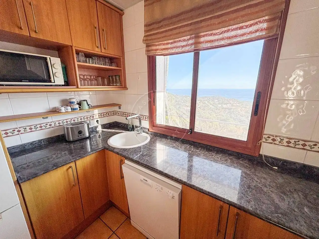 Küche von Haus oder Chalet zum Verkauf in Lloret de Mar mit Heizung, Privatgarten und Abstellraum