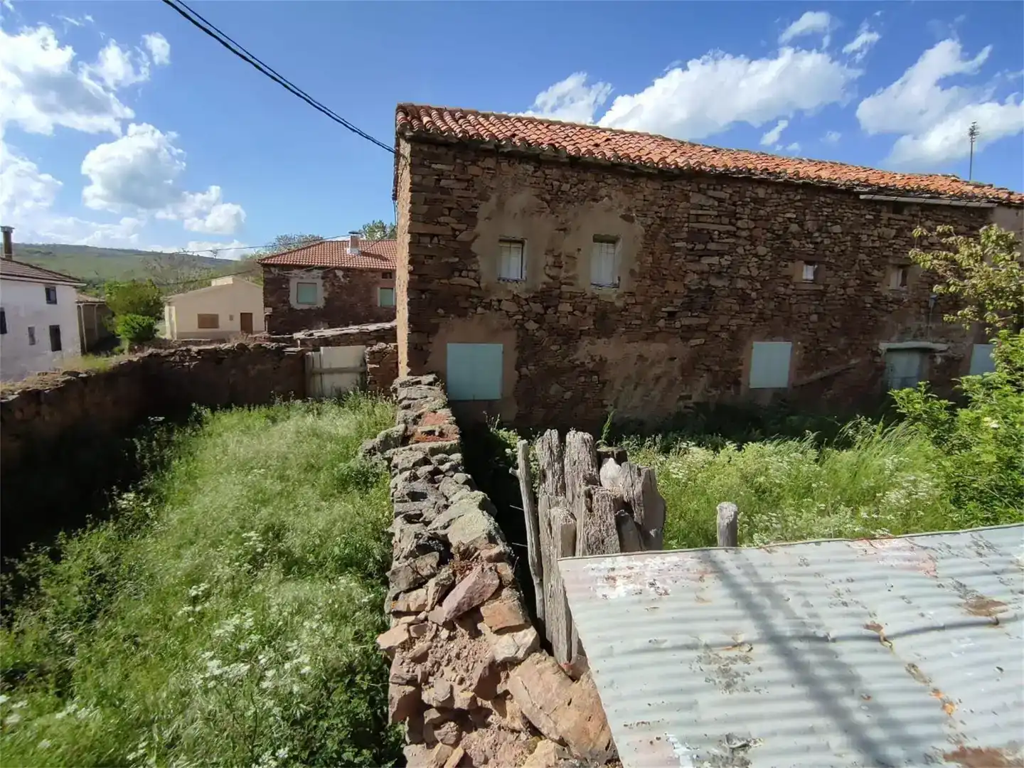 Vista exterior de Finca rústica en venda en Magaña amb Jardí privat