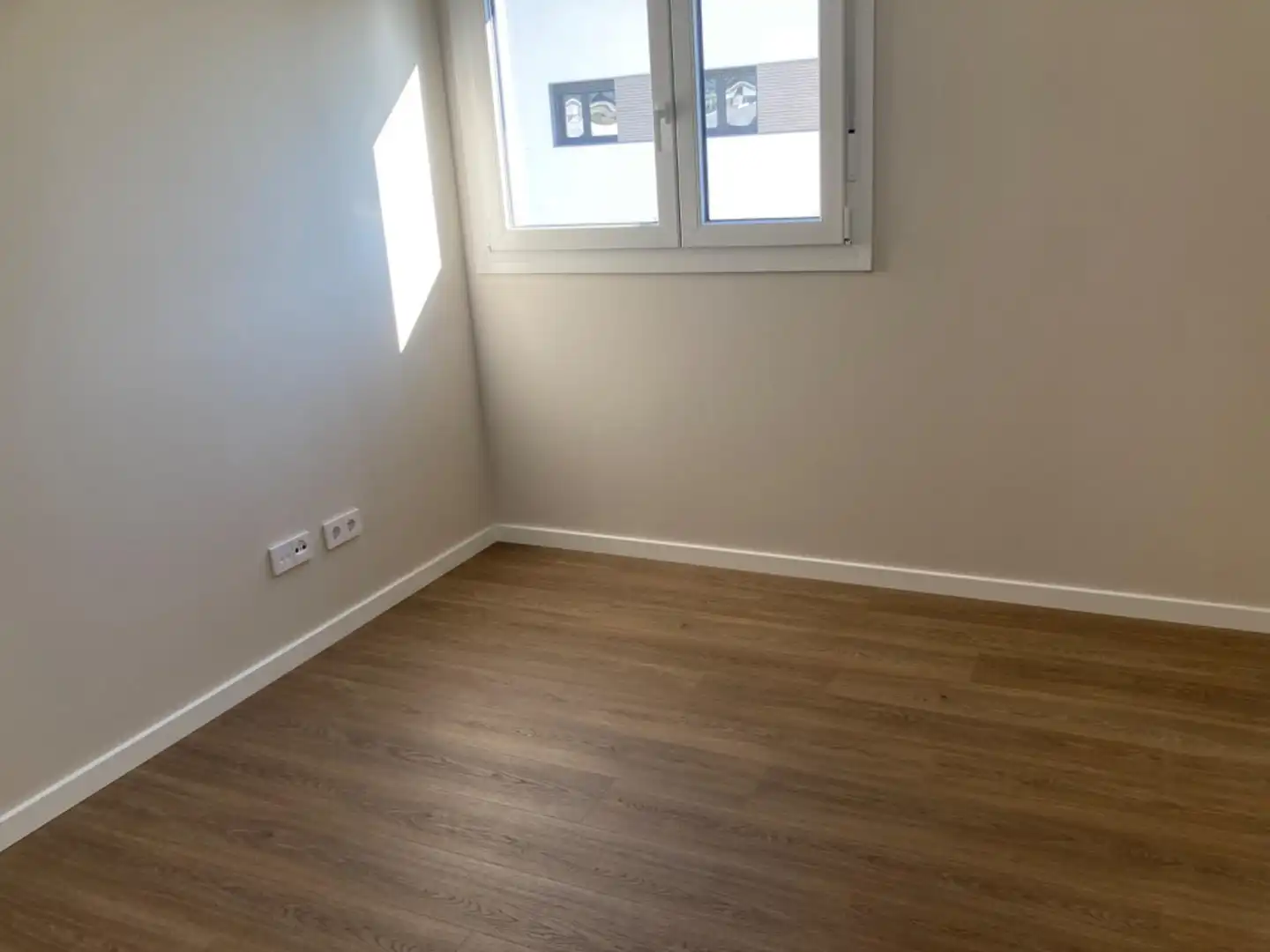 Flat for rent in Poniente-Norte - Miralbaida - Parque Azahara