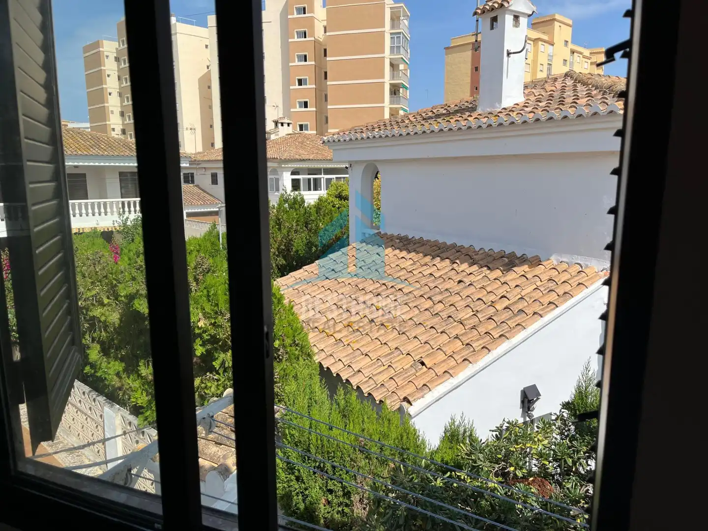 Vista exterior de Casa adosada en venda en Sueca amb Jardí privat, Terrassa i Traster