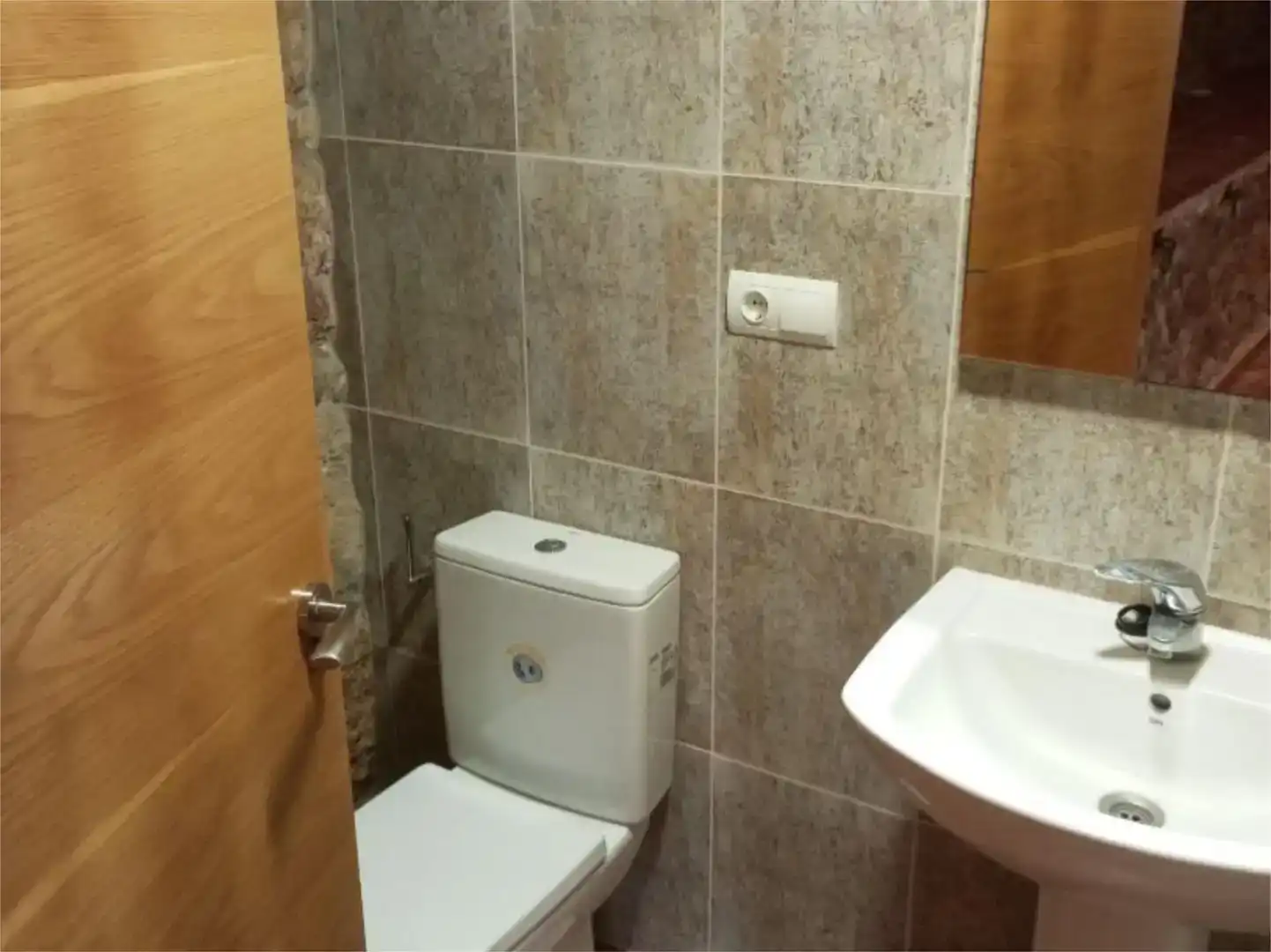 Bathroom of Flat for rent in Villanubla  with Furnished