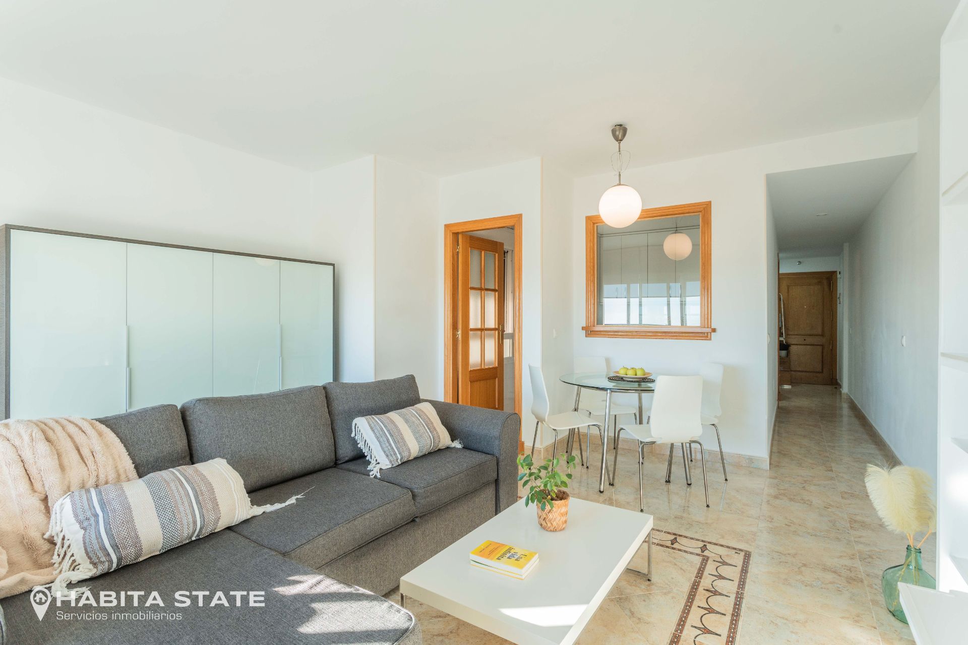 Sala de estar de Apartamento en venta en Roquetas de Mar con Aire acondicionado, Terraza y Amueblado
