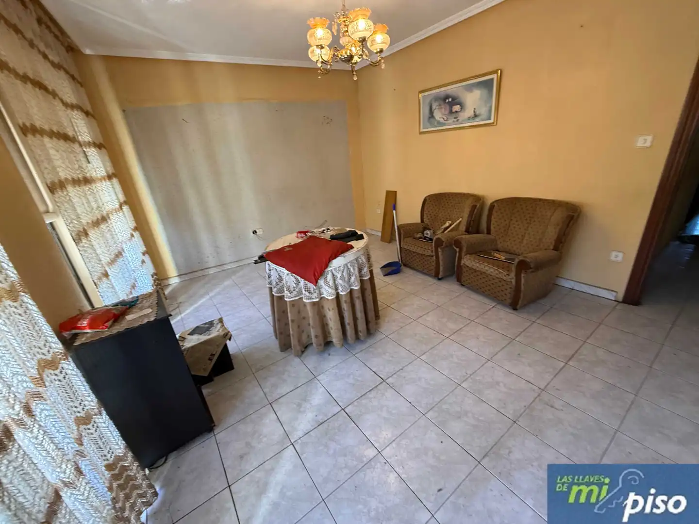 Sala de estar de Casa o chalet en venta en Nava del Rey con Calefacción, Jardín privado y Terraza