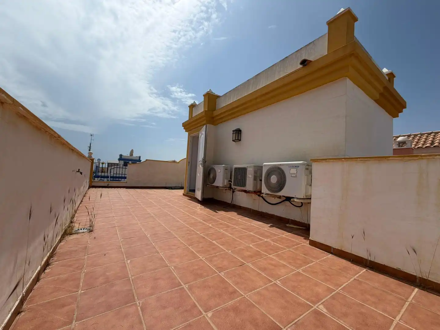 Casa amb terrassa en venda a Calle Calle Hispasat, imagen 14