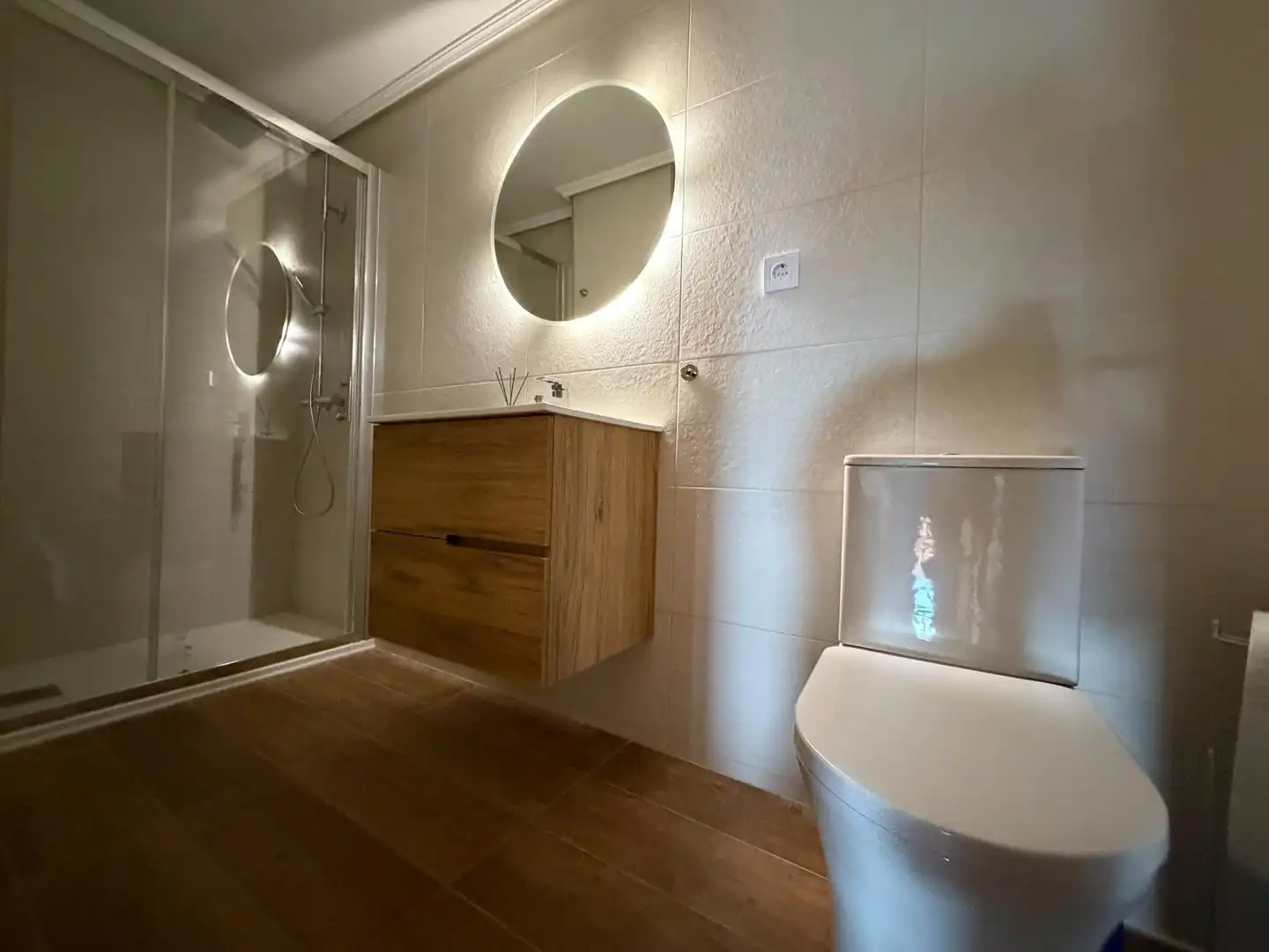 Bany de Apartament de lloguer en Madrid amb Aire condicionat, Calefacció i Parquet