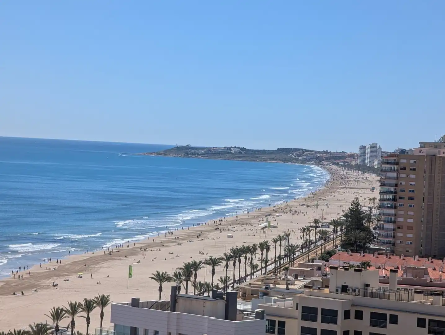Vista exterior de Apartament en venda en El Campello amb Jardí privat, Terrassa i Piscina comunitària