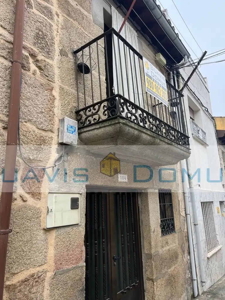 Vista exterior de Casa o xalet en venda en Fermoselle amb Calefacció, Moblat i Forn