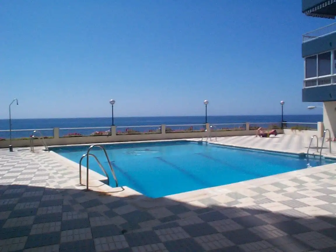 Piscina de Apartament de lloguer en Almuñécar amb Terrassa, Moblat i Forn
