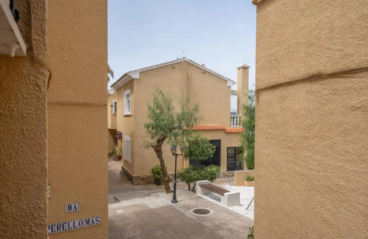 Exterior view of Flat for sale in Dénia  with Air Conditioner and Heating