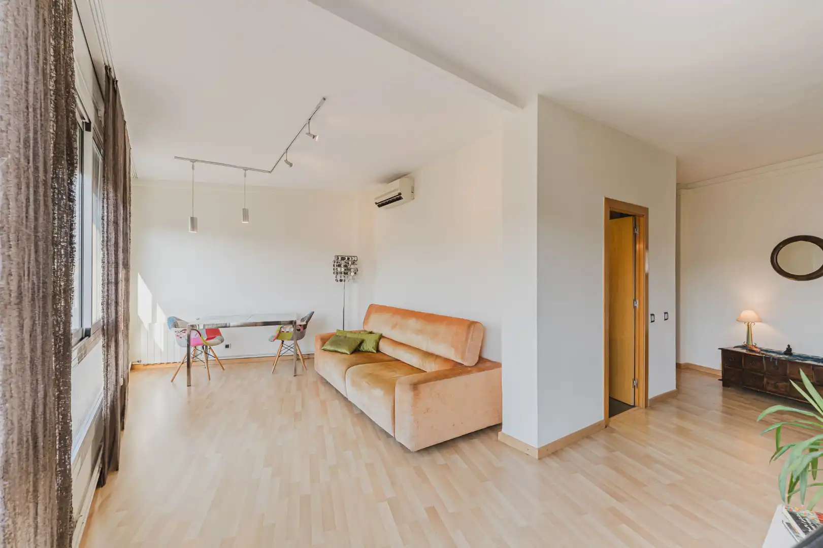 Living room of Flat for sale in Barcelona  with Air Conditioner, Heating and Parquet flooring