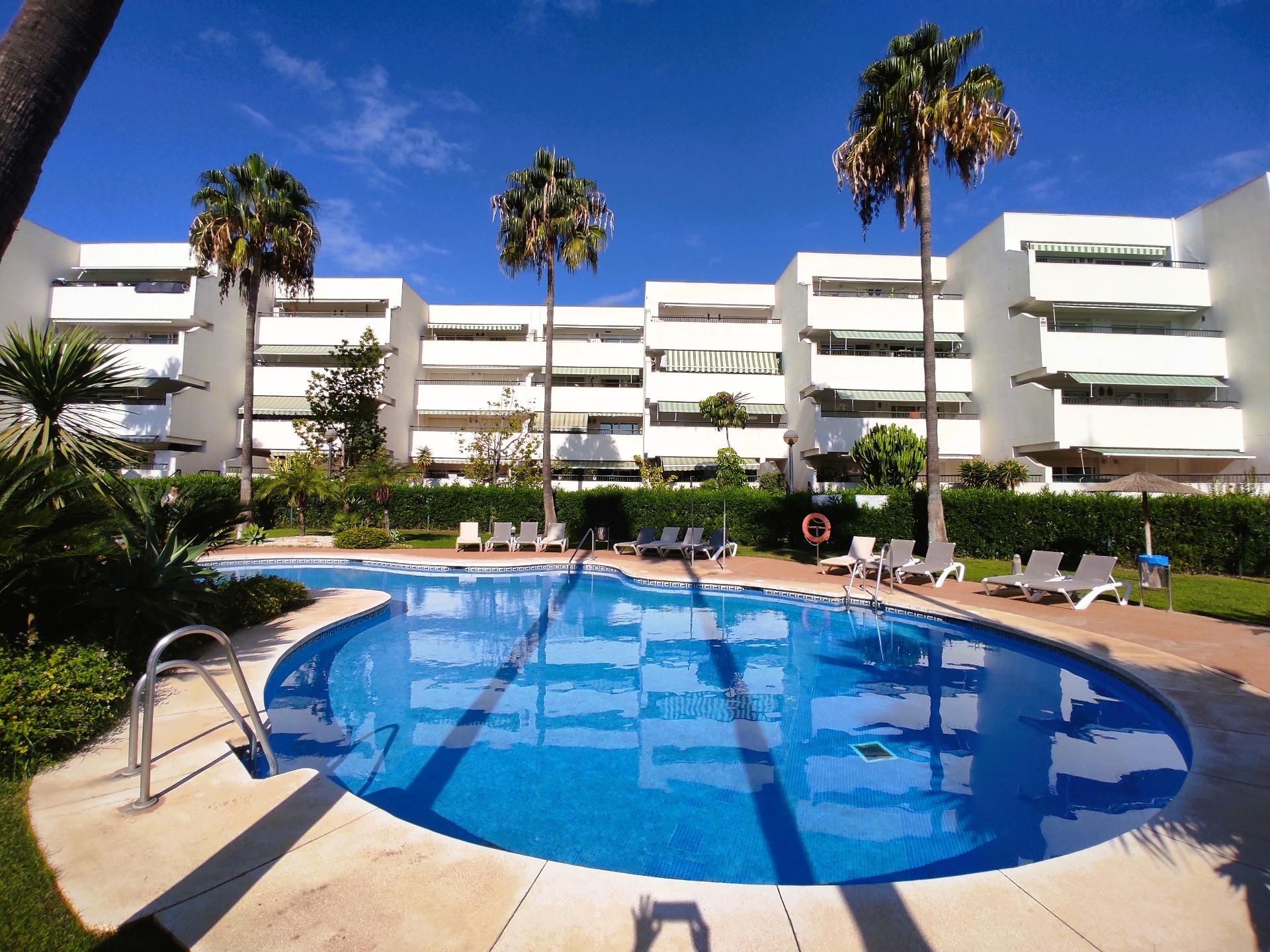 Piscina de Apartament en venda en Marbella amb Aire condicionat, Terrassa i Traster