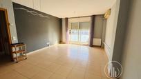 Sala d'estar de Pis en venda en Olot amb Aire condicionat, Calefacció i Terrassa
