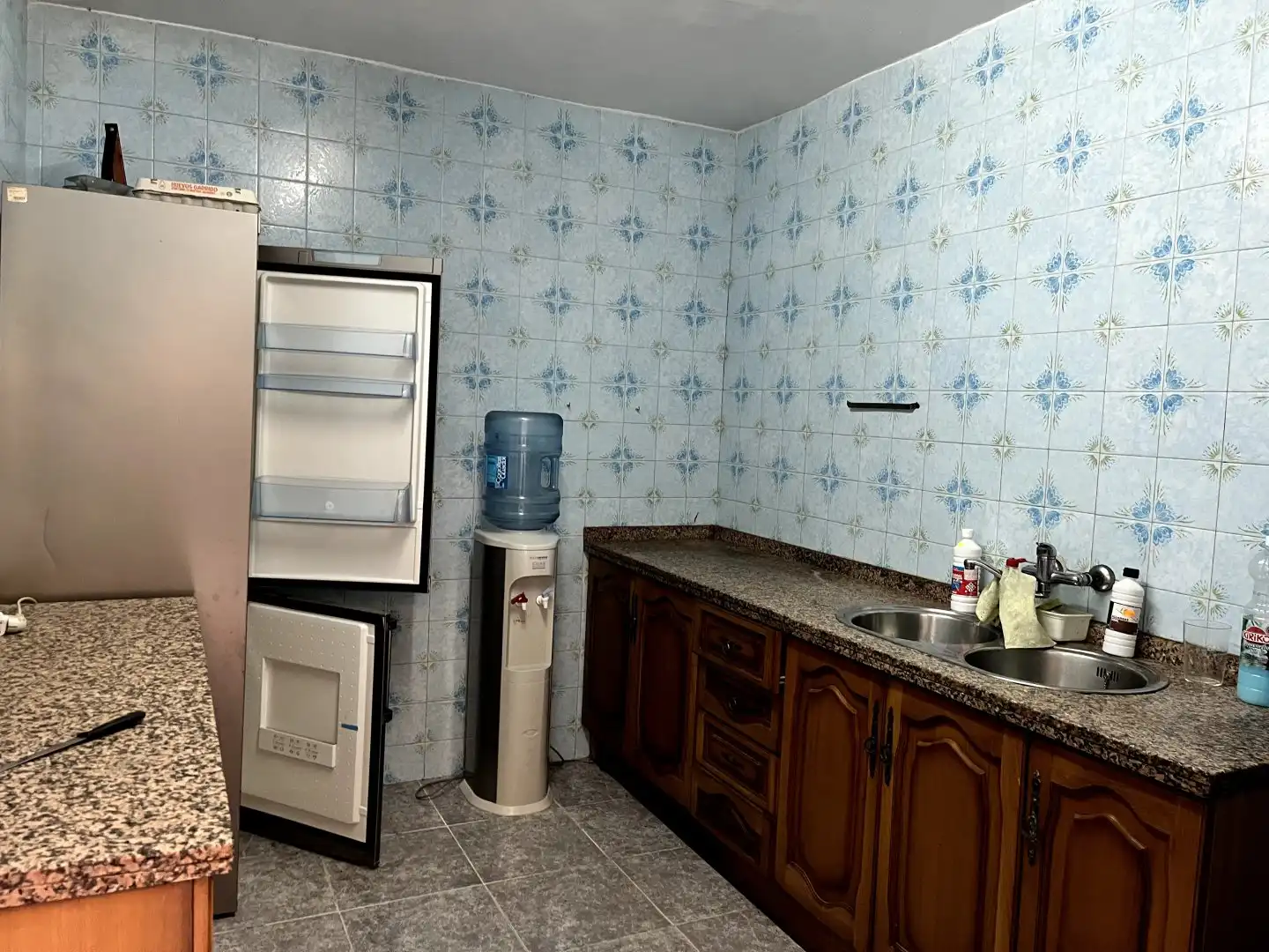 Cuina de Casa o xalet en venda en Vélez de Benaudalla amb Jardí privat i Moblat
