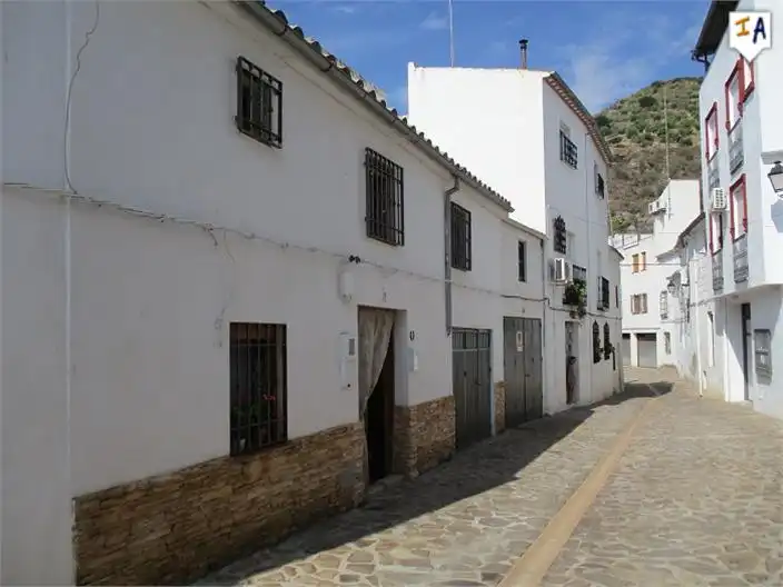 Adossat en venda a Cárcheles
