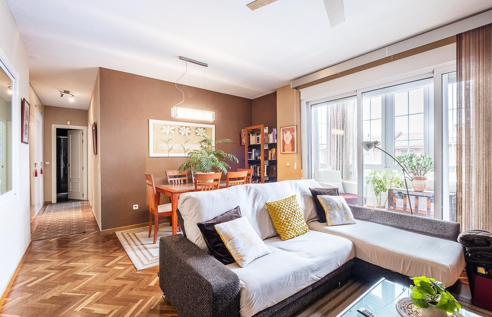 Sala d'estar de Pis en venda en Collado Villalba amb Calefacció, Jardí privat i Piscina comunitària