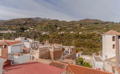 Vista exterior de Casa adosada en venda en Los Guajares amb Terrassa i Balcó