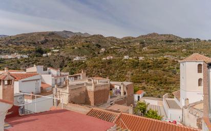 Außenansicht von Einfamilien-Reihenhaus zum verkauf in Los Guajares mit Terrasse und Balkon