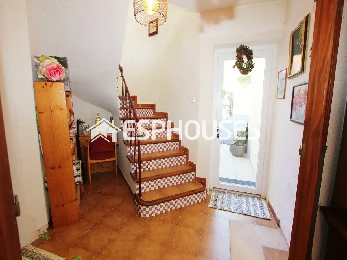 Houses for sale in Altea  with Air Conditioner, Swimming Pool and Furnished