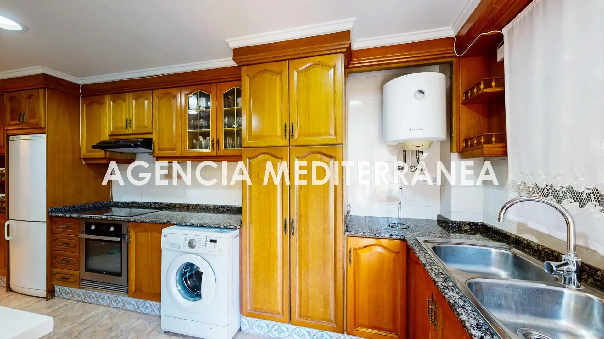 Cuina de Pis en venda en Valencia amb Aire condicionat i Balcó