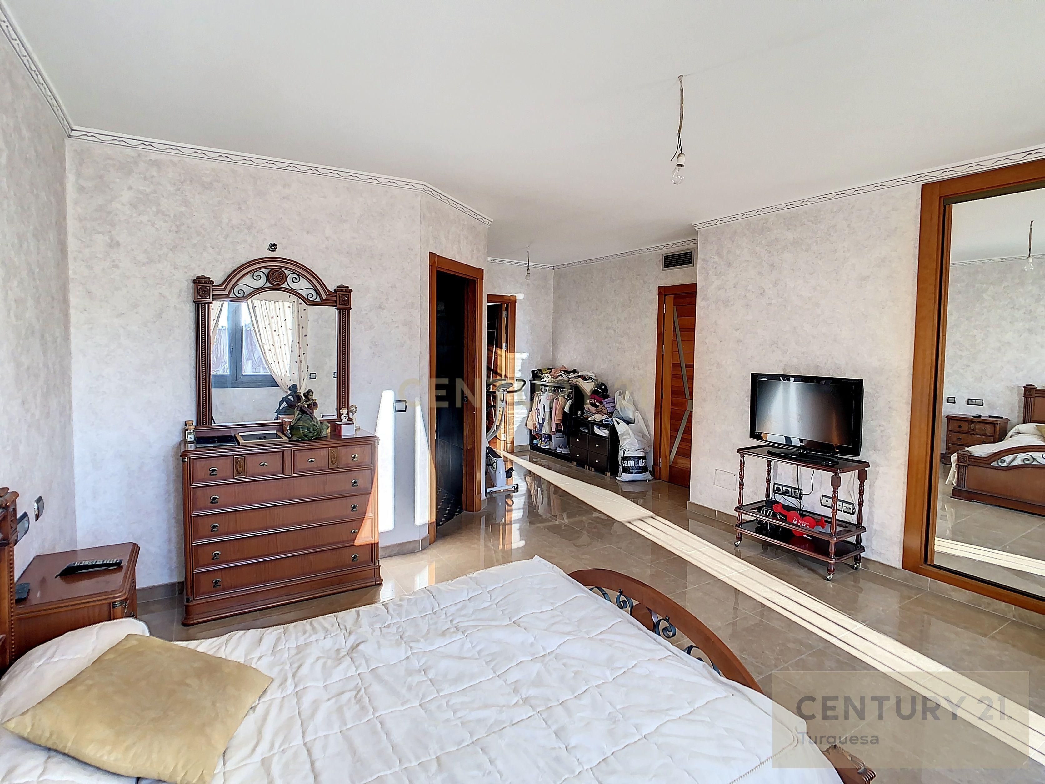 Bedroom of Building for sale in Benalmádena