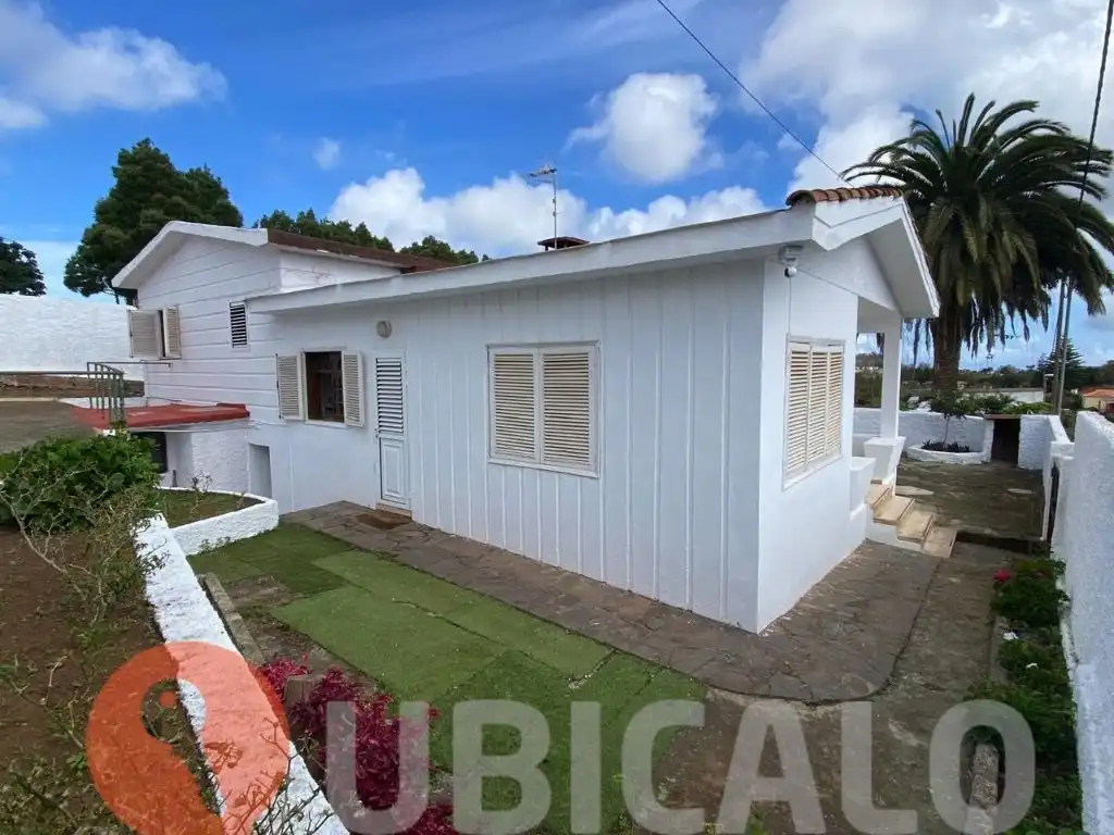 Vista exterior de Casa o xalet en venda en San Cristóbal de la Laguna amb Jardí privat, Terrassa i Traster