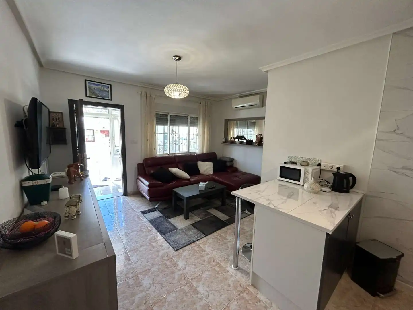 Vista exterior de Casa adosada en venta en Orihuela con Terraza, Trastero y Internet