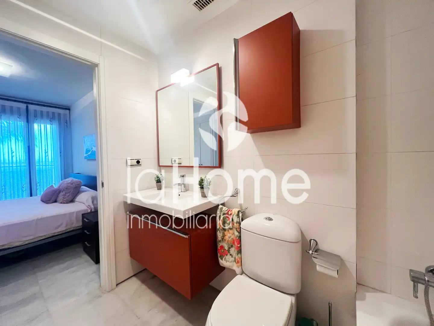 Baño de Piso en venta en Valencia con Aire acondicionado, Terraza y Balcón